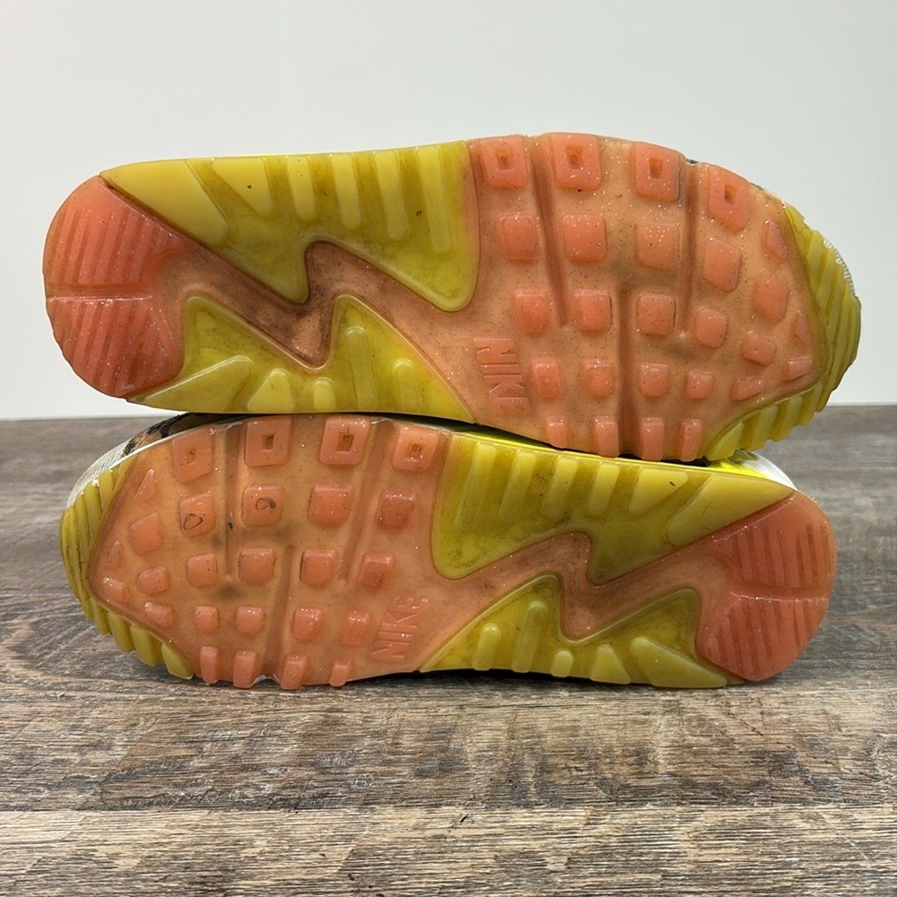 Nike Air Max 90 LX “90s Dancefloor Green” Sneakers – Women’s Size 6 *RARE* - Picture 9 of 10